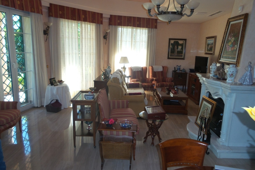 Se vende Villa - Chalet de 5 dormitorios en Costa Del Sol, Málaga, España