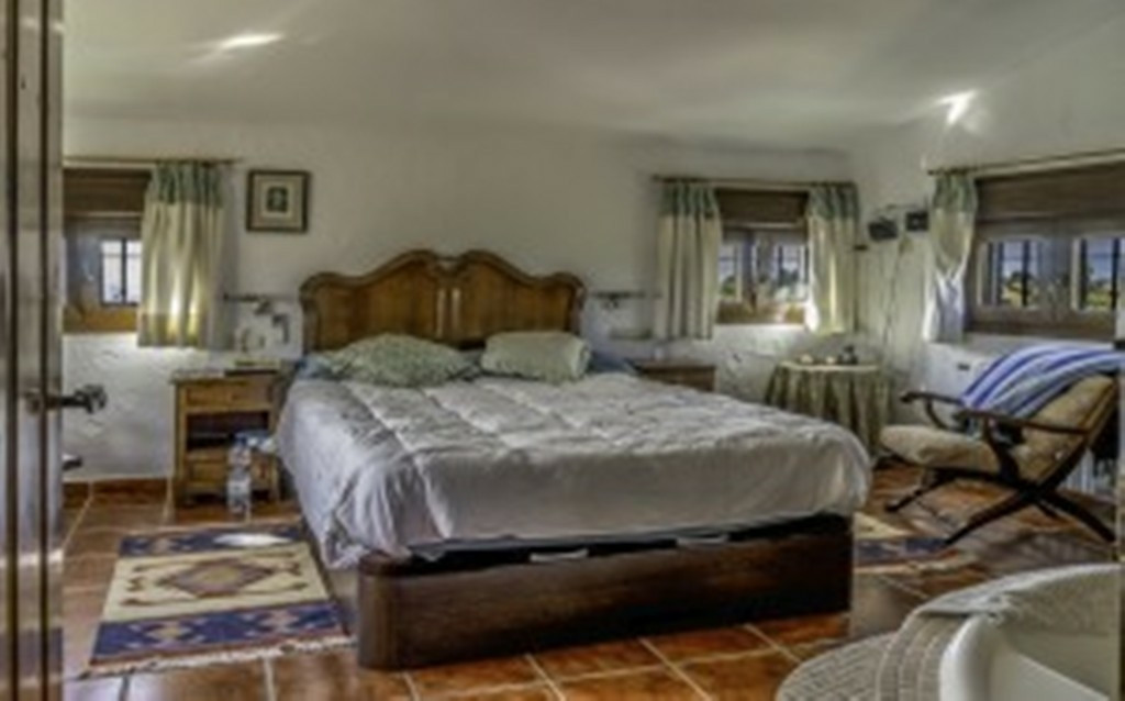 5 Bed Townhouse for sale in Alora Costa Del Sol, Málaga, Spain