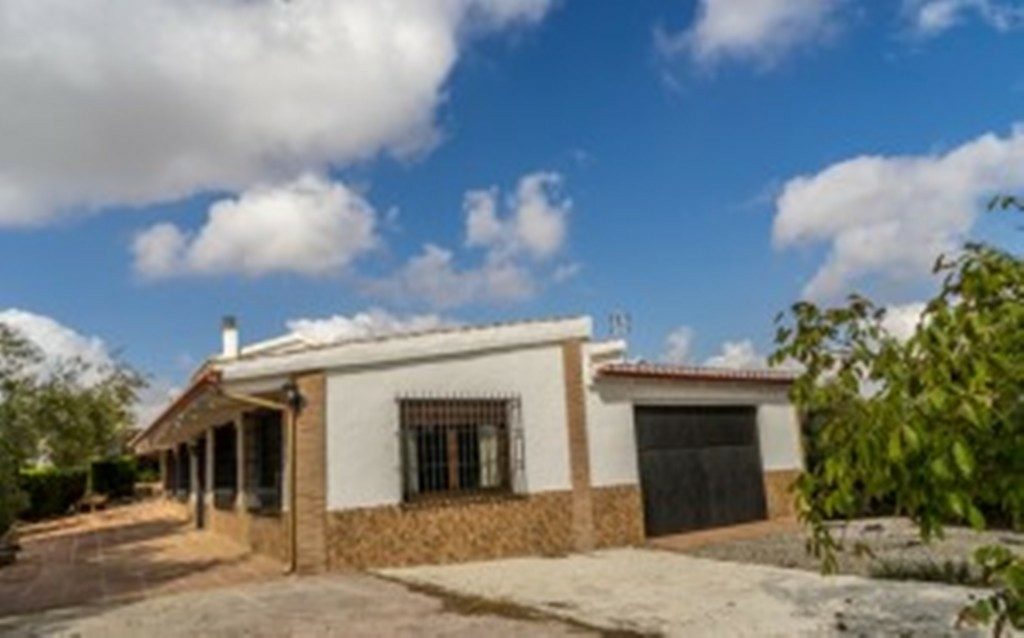 5 Bed Townhouse for sale in Alora Costa Del Sol, Málaga, Spain
