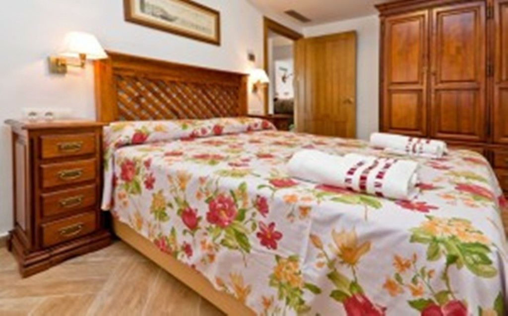 5 Bed Townhouse for sale in Alora Costa Del Sol, Málaga, Spain