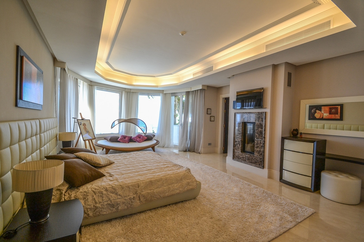 Se vende Villa - Chalet de 5 dormitorios en Costa Del Sol, Málaga, España
