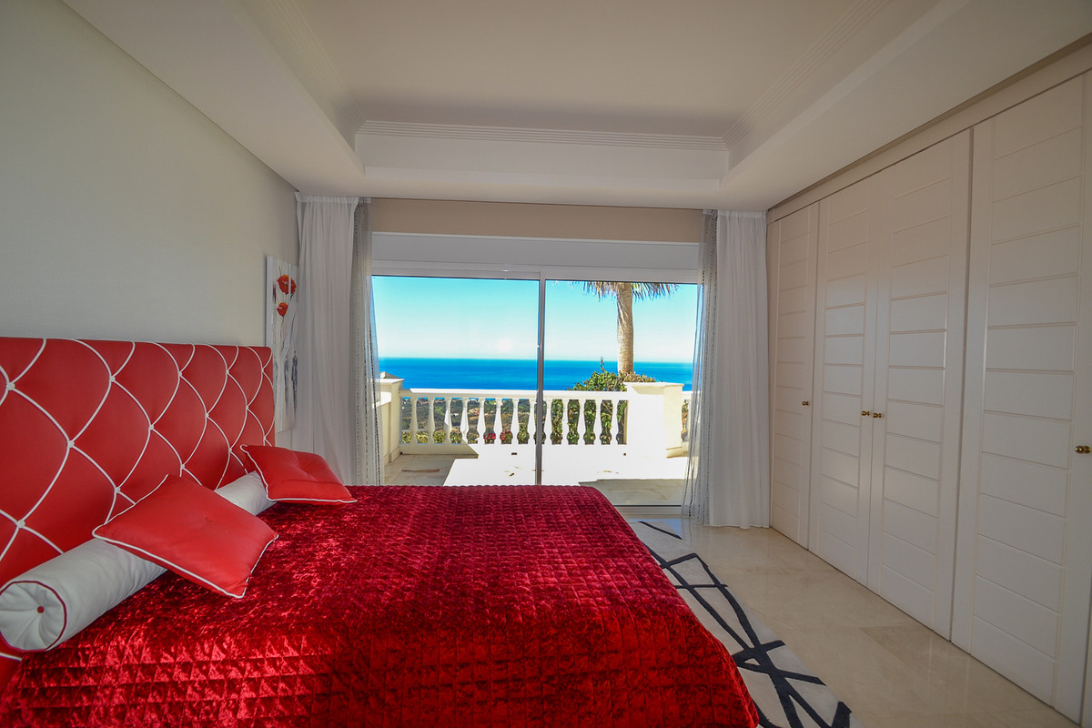 Se vende Villa - Chalet de 5 dormitorios en Costa Del Sol, Málaga, España