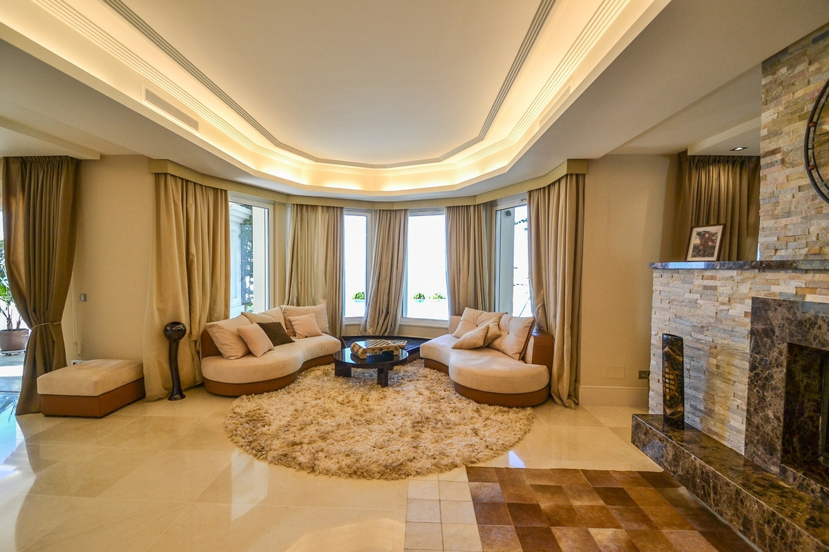 Se vende Villa - Chalet de 5 dormitorios en Costa Del Sol, Málaga, España