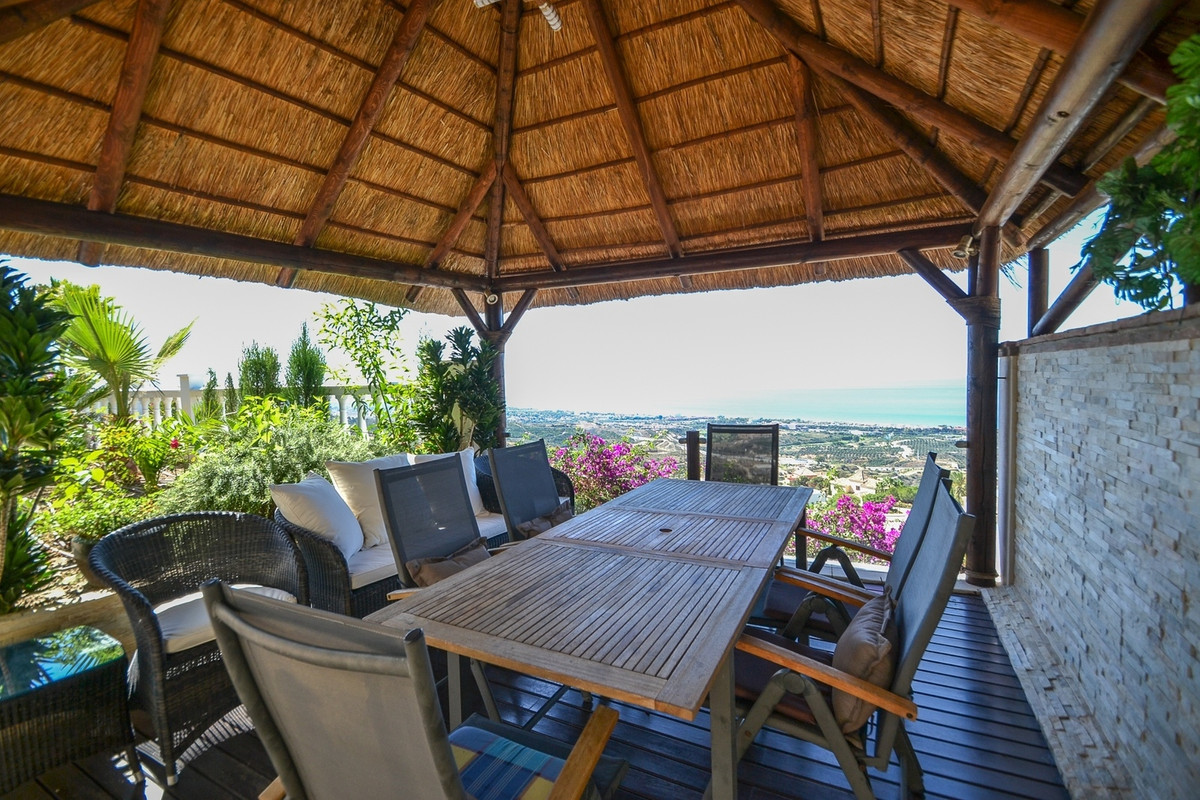 Se vende Villa - Chalet de 5 dormitorios en Costa Del Sol, Málaga, España
