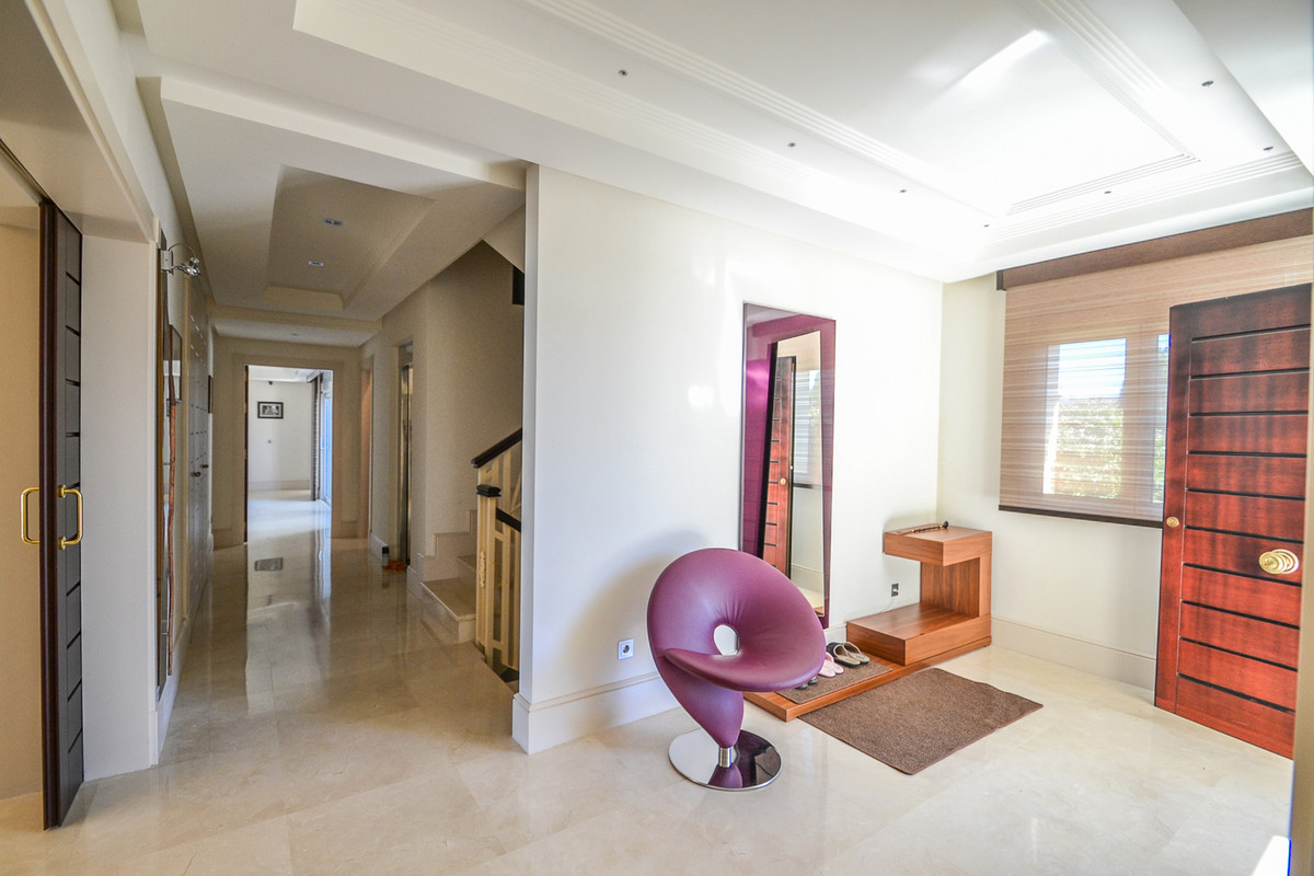 Se vende Villa - Chalet de 5 dormitorios en Costa Del Sol, Málaga, España