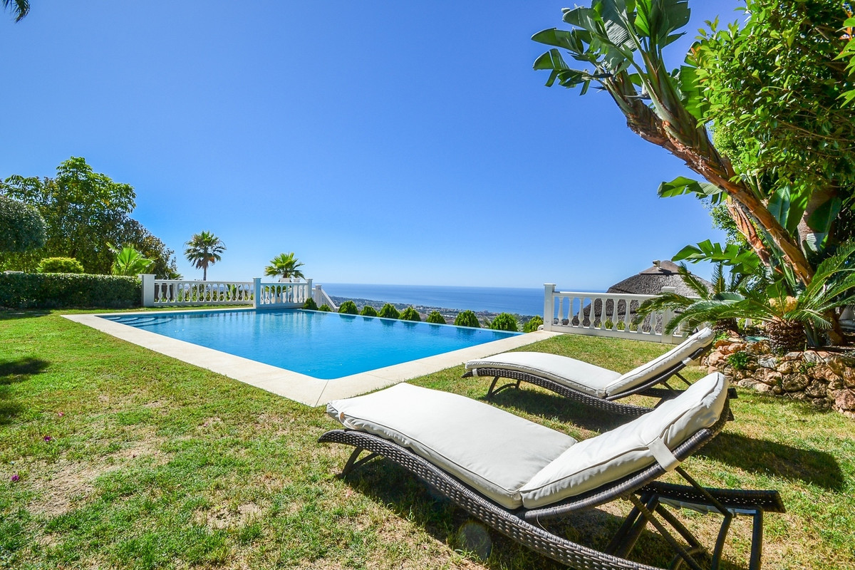 Se vende Villa - Chalet de 5 dormitorios en Costa Del Sol, Málaga, España