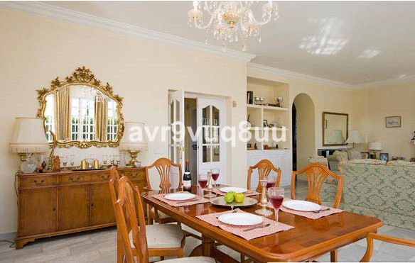 Se vende Villa - Chalet de 5 dormitorios en Costa Del Sol, Málaga, España