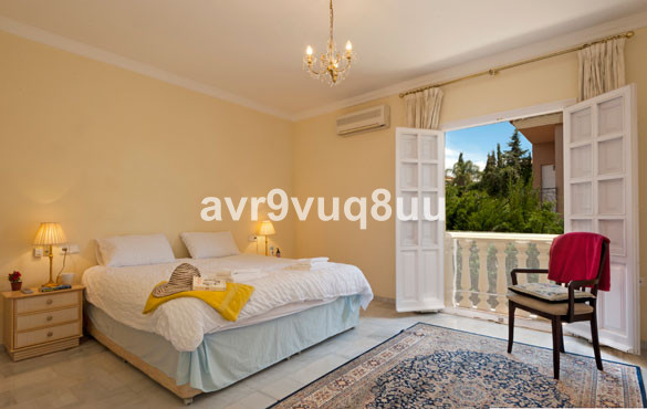 Se vende Villa - Chalet de 5 dormitorios en Costa Del Sol, Málaga, España