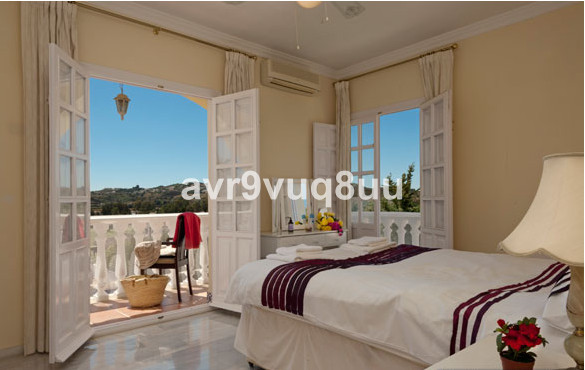 Se vende Villa - Chalet de 5 dormitorios en Costa Del Sol, Málaga, España