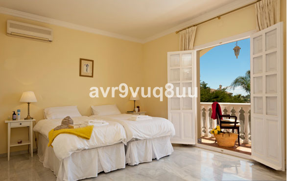 Se vende Villa - Chalet de 5 dormitorios en Costa Del Sol, Málaga, España
