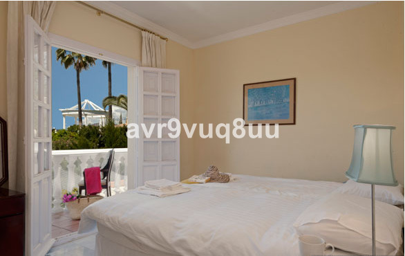Se vende Villa - Chalet de 5 dormitorios en Costa Del Sol, Málaga, España