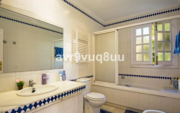 Se vende Villa - Chalet de 5 dormitorios en Costa Del Sol, Málaga, España