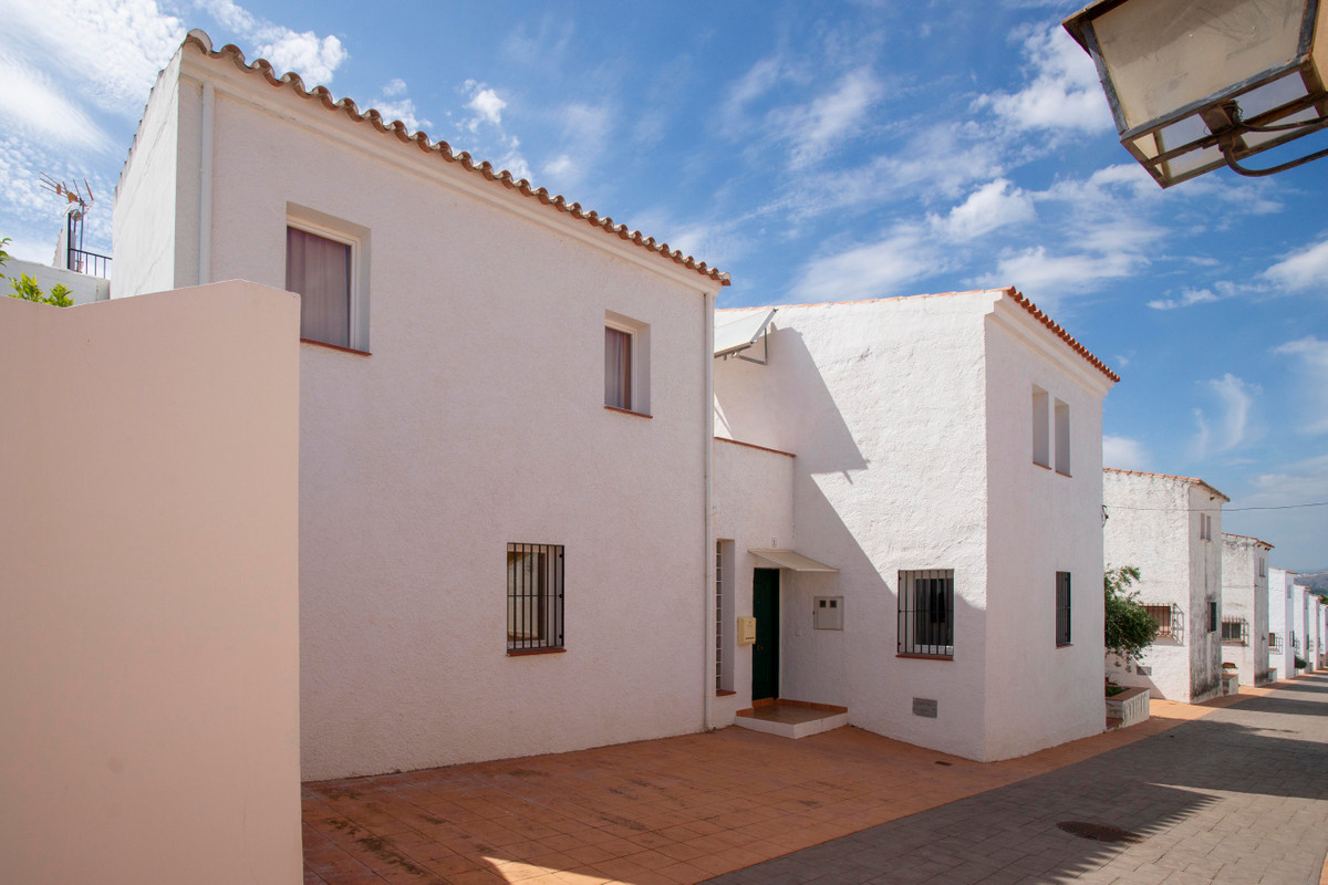 7 Bed Commercial unit for sale in Pizarra Costa Del Sol, Málaga, Spain