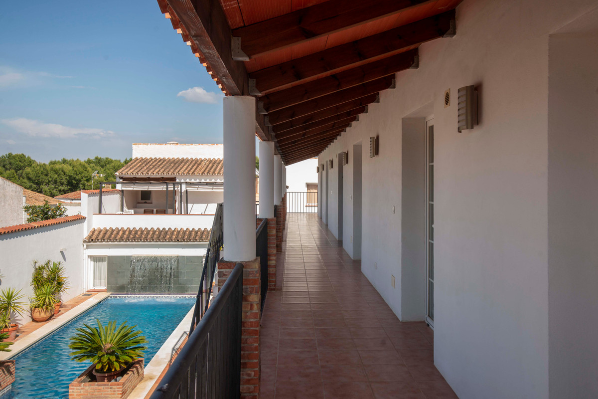 7 Bed Commercial unit for sale in Pizarra Costa Del Sol, Málaga, Spain