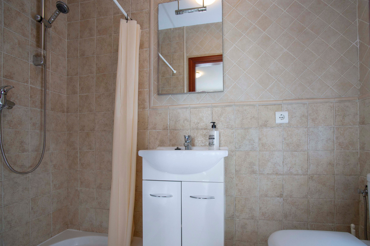 7 Bed Commercial unit for sale in Pizarra Costa Del Sol, Málaga, Spain