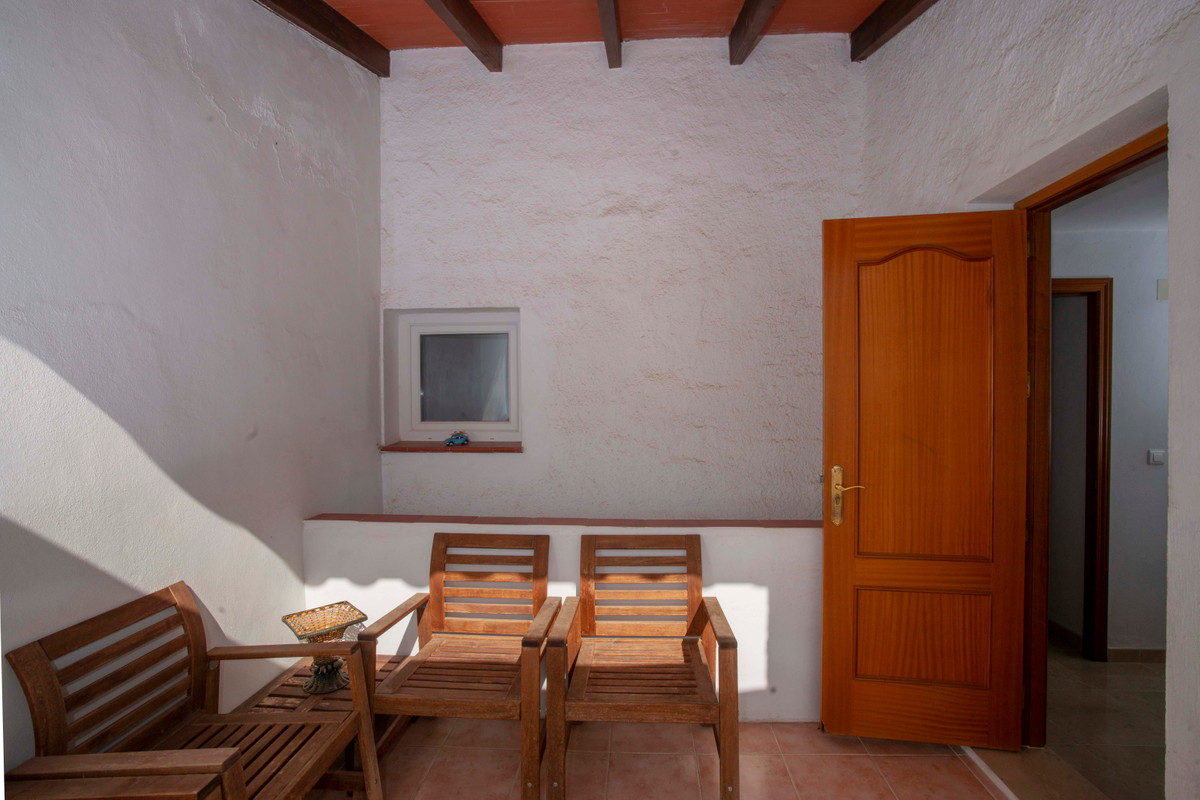 7 Bed Commercial unit for sale in Pizarra Costa Del Sol, Málaga, Spain