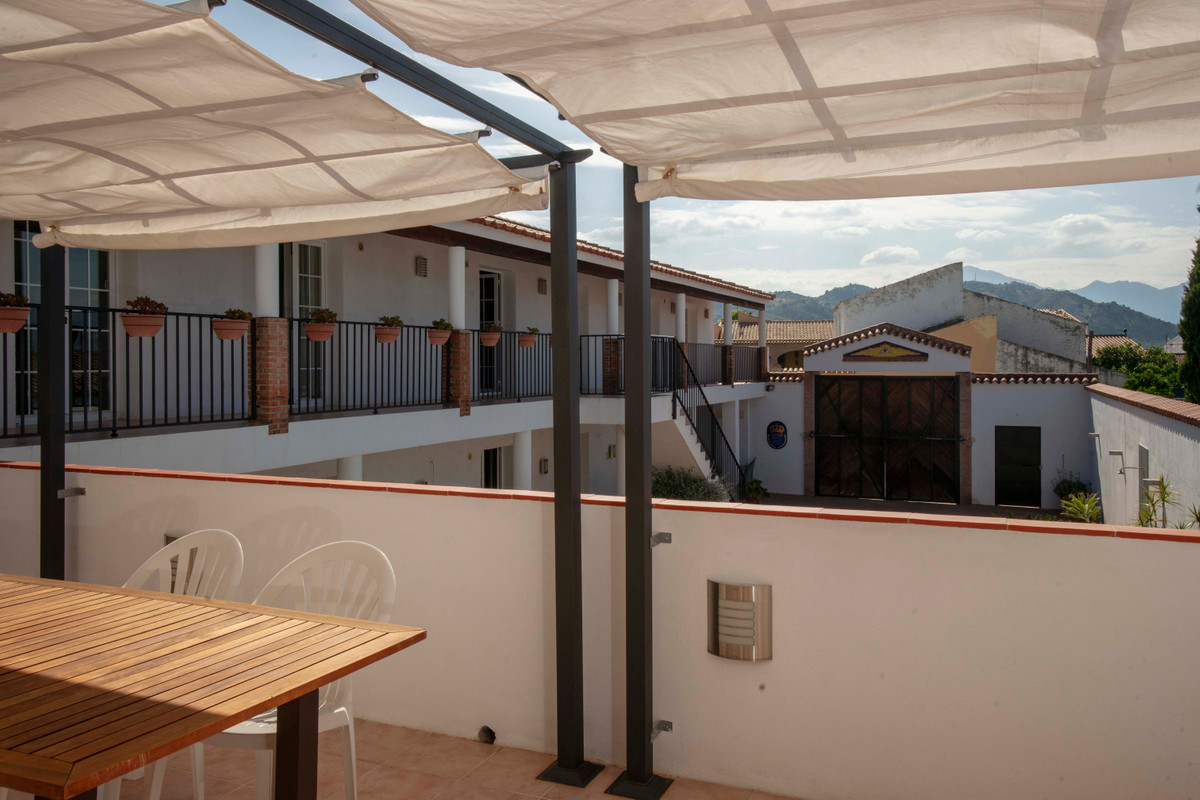 7 Bed Commercial unit for sale in Pizarra Costa Del Sol, Málaga, Spain