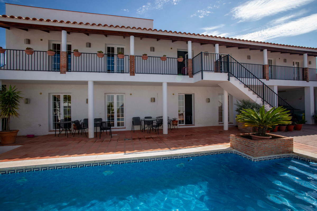7 Bed Commercial unit for sale in Pizarra Costa Del Sol, Málaga, Spain