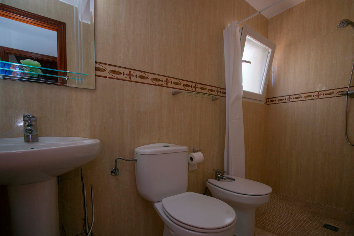 7 Bed Commercial unit for sale in Pizarra Costa Del Sol, Málaga, Spain