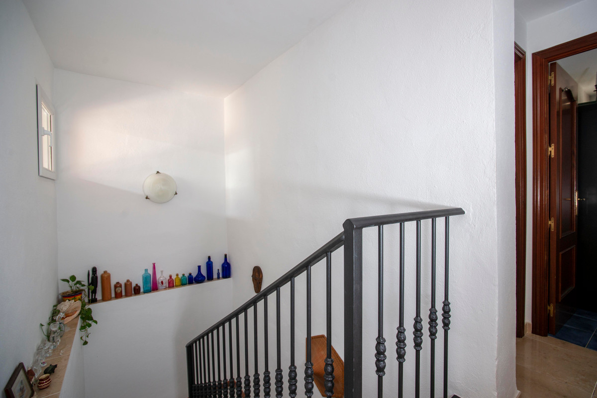 7 Bed Commercial unit for sale in Pizarra Costa Del Sol, Málaga, Spain
