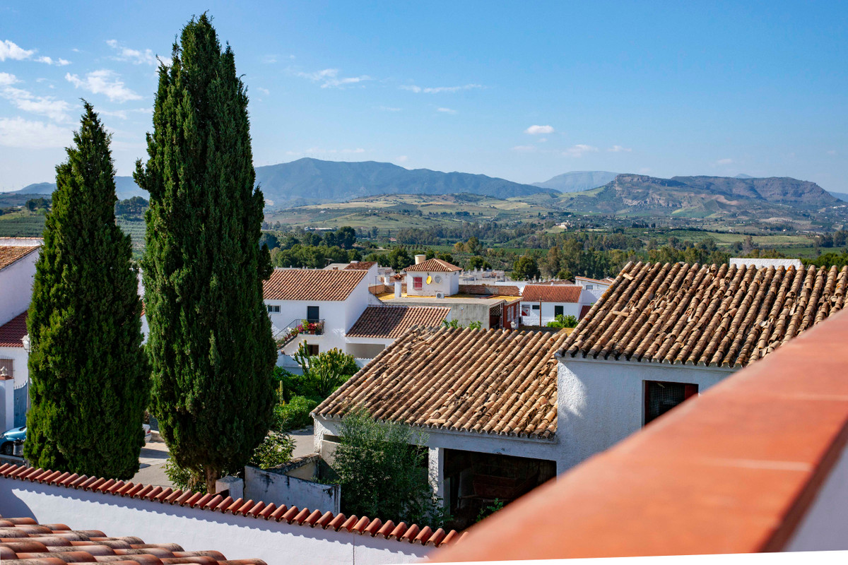 7 Bed Commercial unit for sale in Pizarra Costa Del Sol, Málaga, Spain