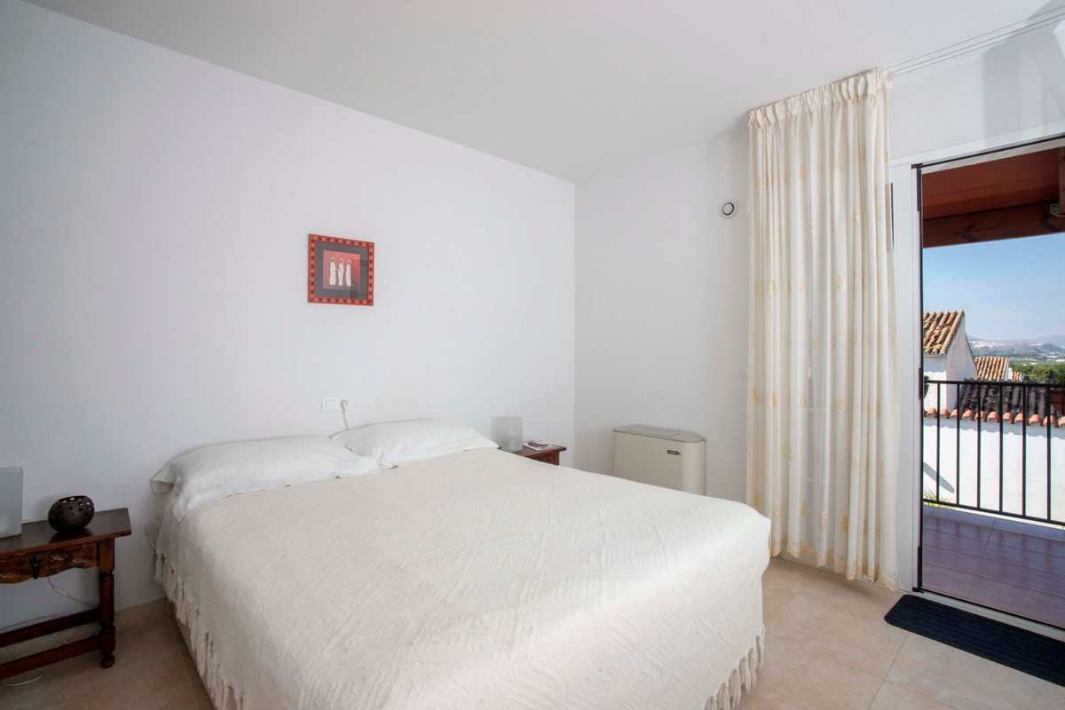 7 Bed Commercial unit for sale in Pizarra Costa Del Sol, Málaga, Spain