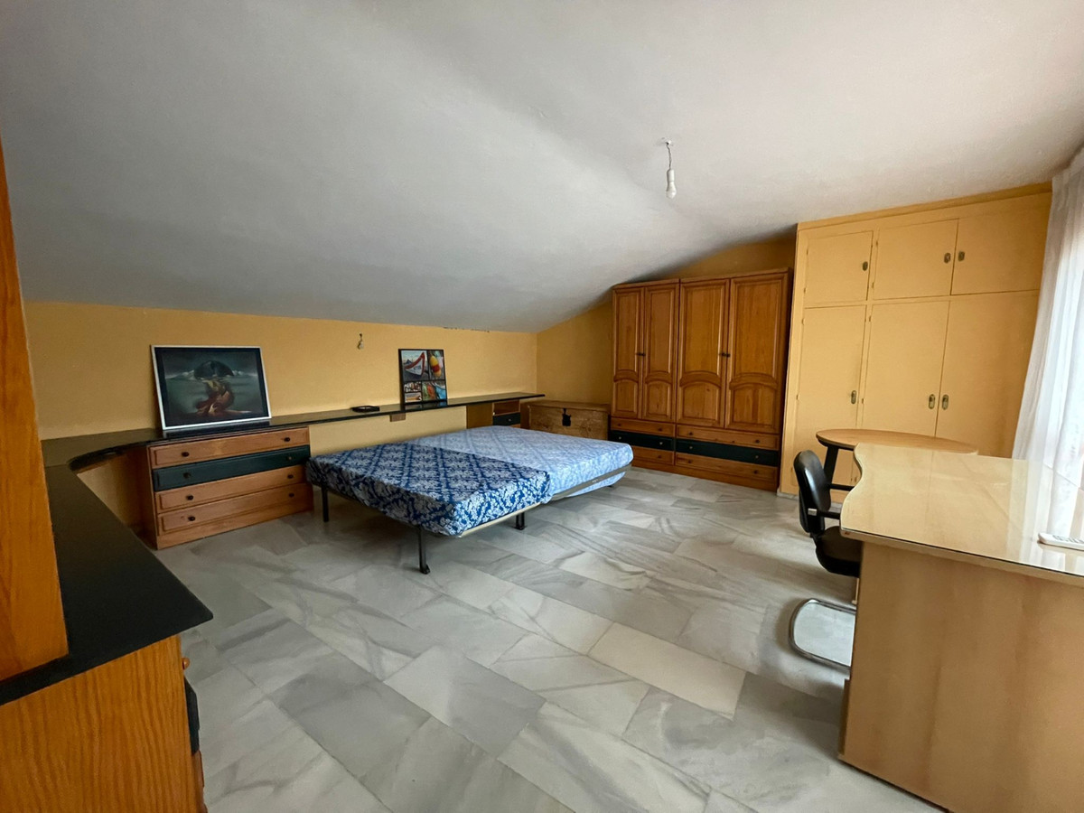 5 Bed Townhouse for sale in Estepona Costa Del Sol, Málaga, Spain