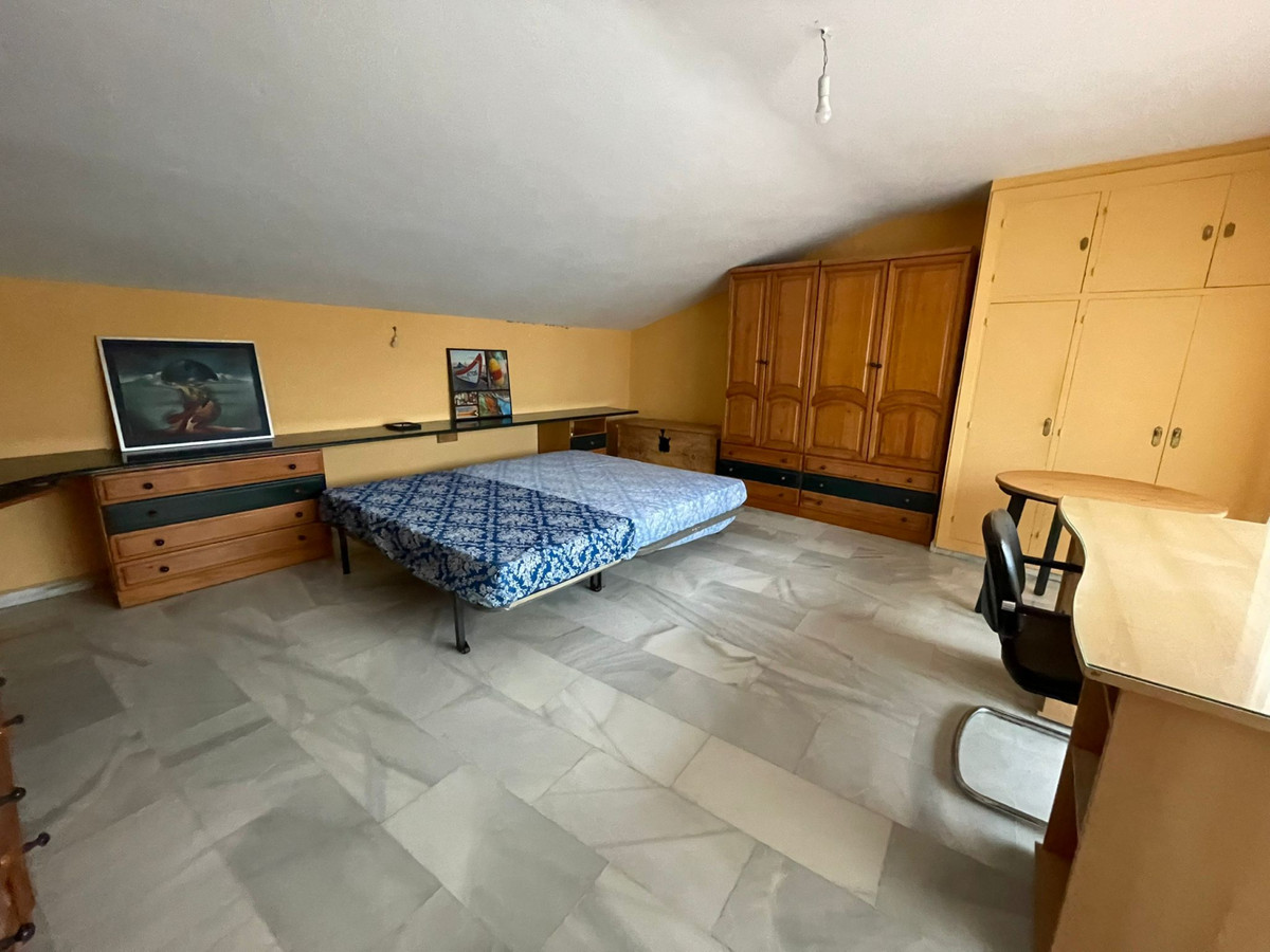 5 Bed Townhouse for sale in Estepona Costa Del Sol, Málaga, Spain