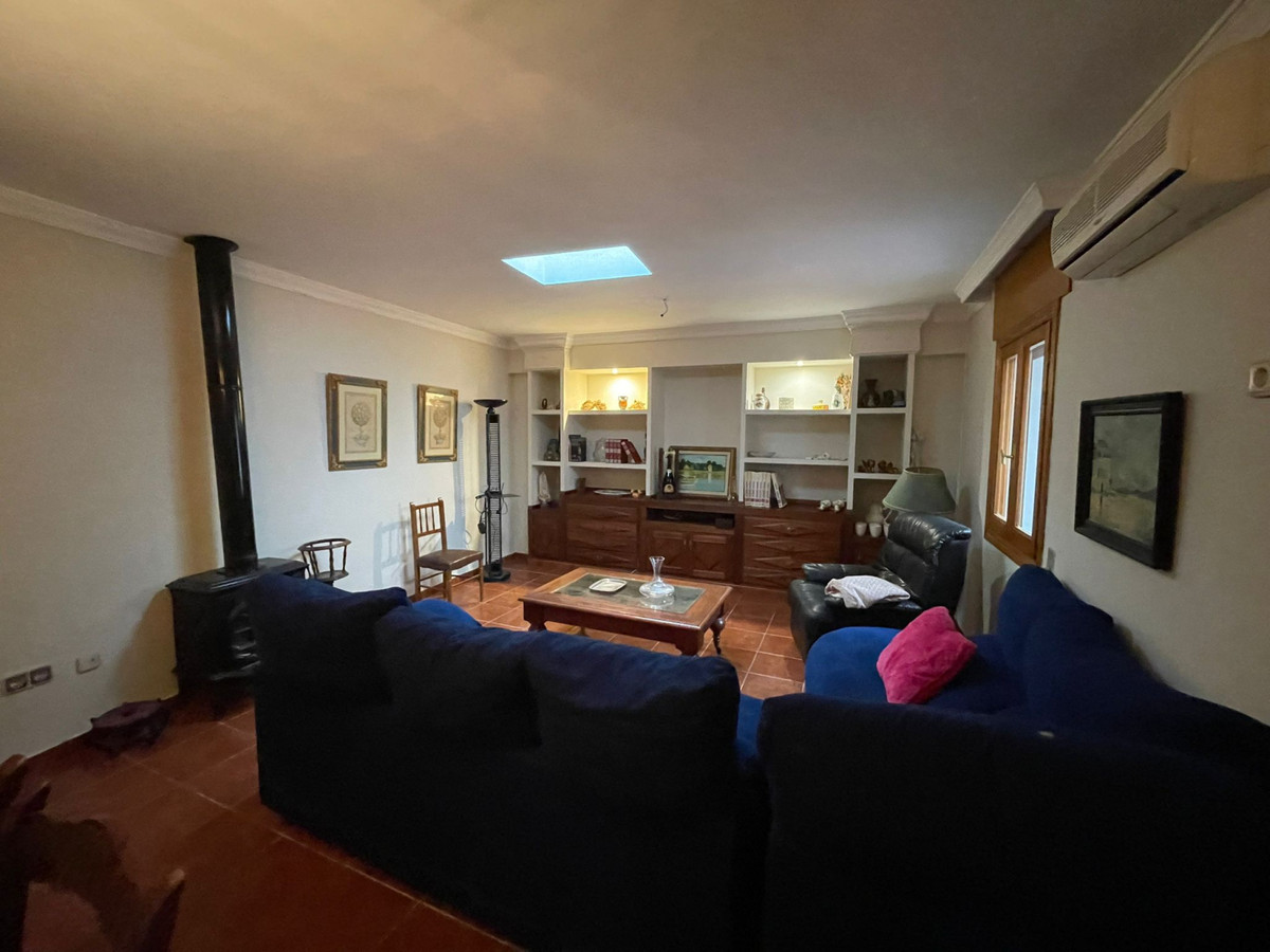 5 Bed Townhouse for sale in Estepona Costa Del Sol, Málaga, Spain