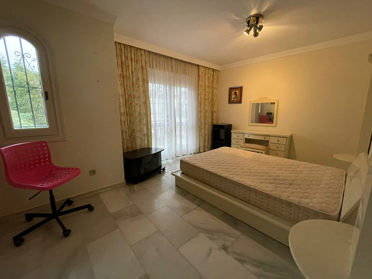 5 Bed Townhouse for sale in Estepona Costa Del Sol, Málaga, Spain