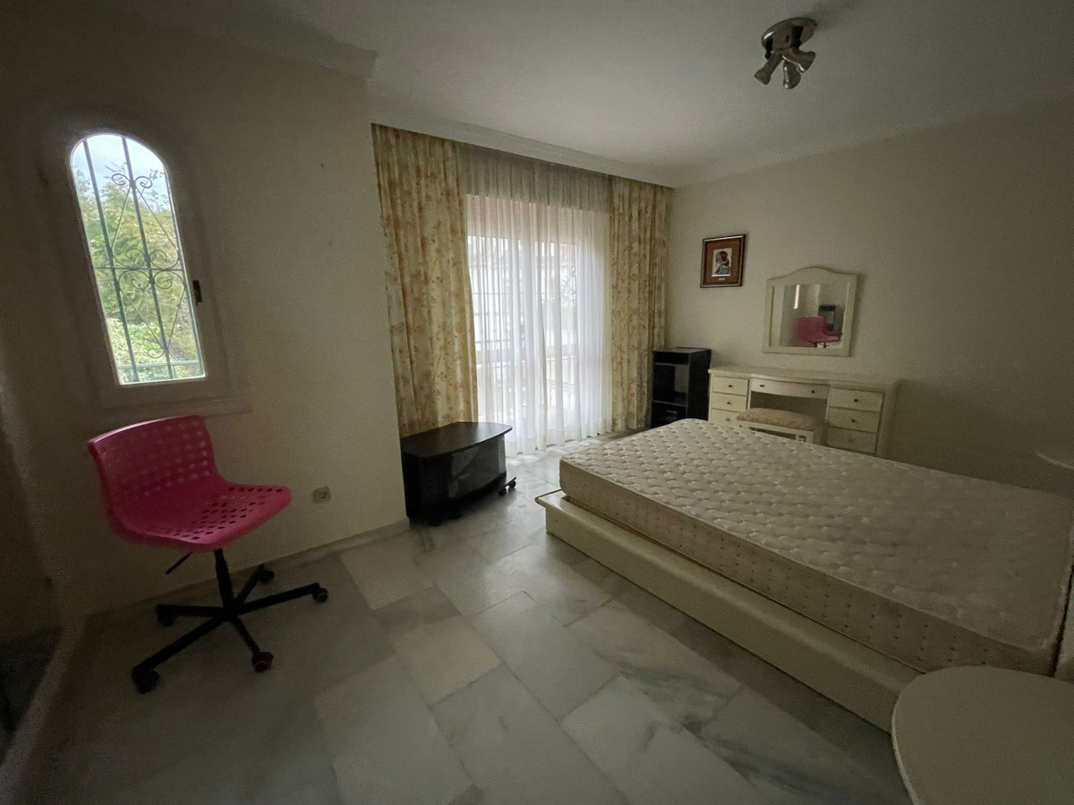5 Bed Townhouse for sale in Estepona Costa Del Sol, Málaga, Spain