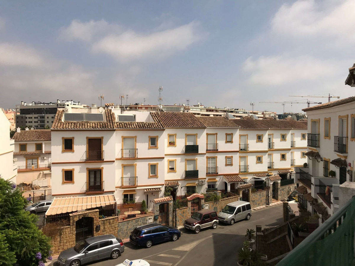 5 Bed Townhouse for sale in Estepona Costa Del Sol, Málaga, Spain