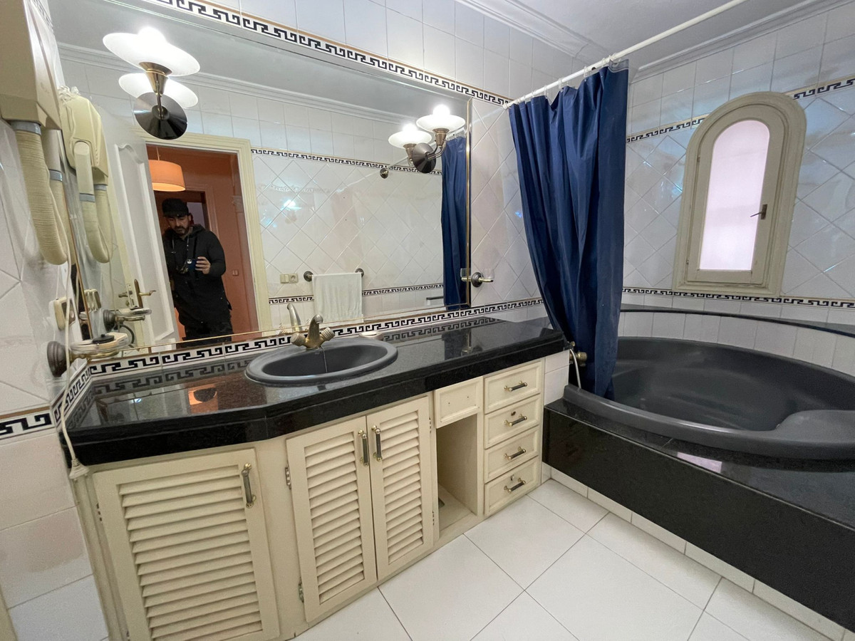 5 Bed Townhouse for sale in Estepona Costa Del Sol, Málaga, Spain