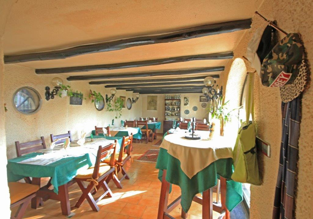 Commercial unit for sale in Marbesa Costa Del Sol, Málaga, Spain