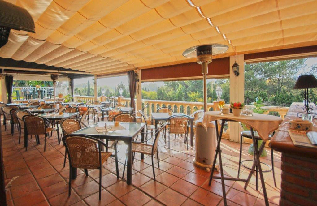 Commercial unit for sale in Marbesa Costa Del Sol, Málaga, Spain