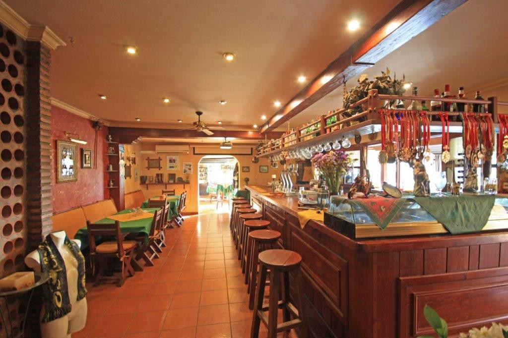 Commercial unit for sale in Marbesa Costa Del Sol, Málaga, Spain