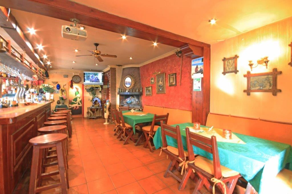 Commercial unit for sale in Marbesa Costa Del Sol, Málaga, Spain