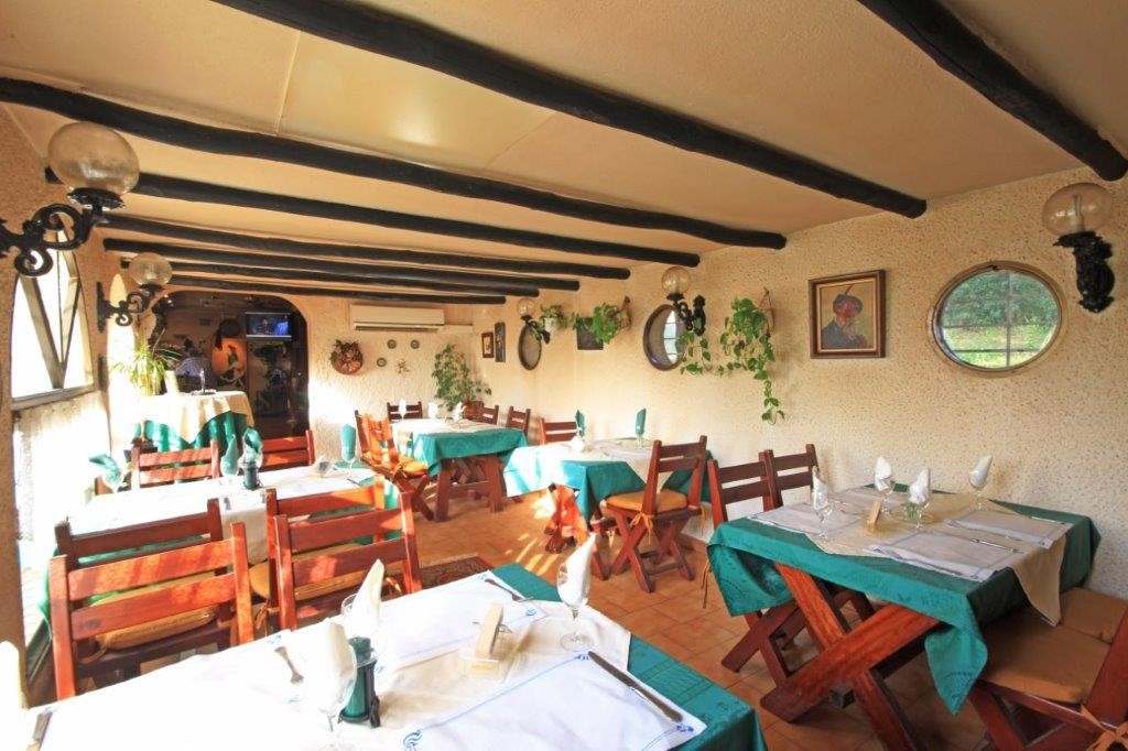 Commercial unit for sale in Marbesa Costa Del Sol, Málaga, Spain