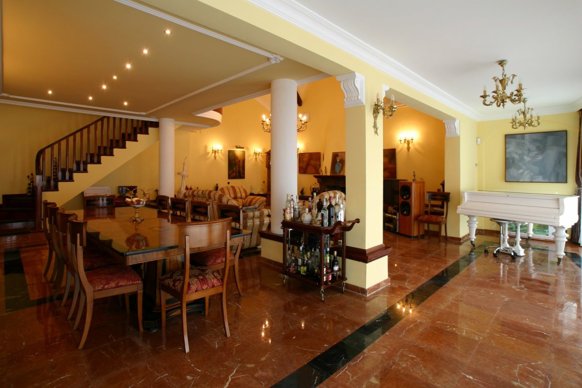 5 Bed Townhouse for sale in Málaga Costa Del Sol, Málaga, Spain