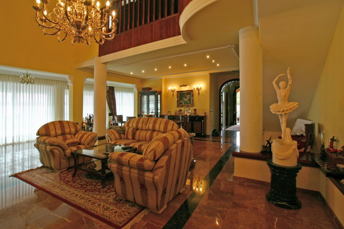 5 Bed Townhouse for sale in Málaga Costa Del Sol, Málaga, Spain