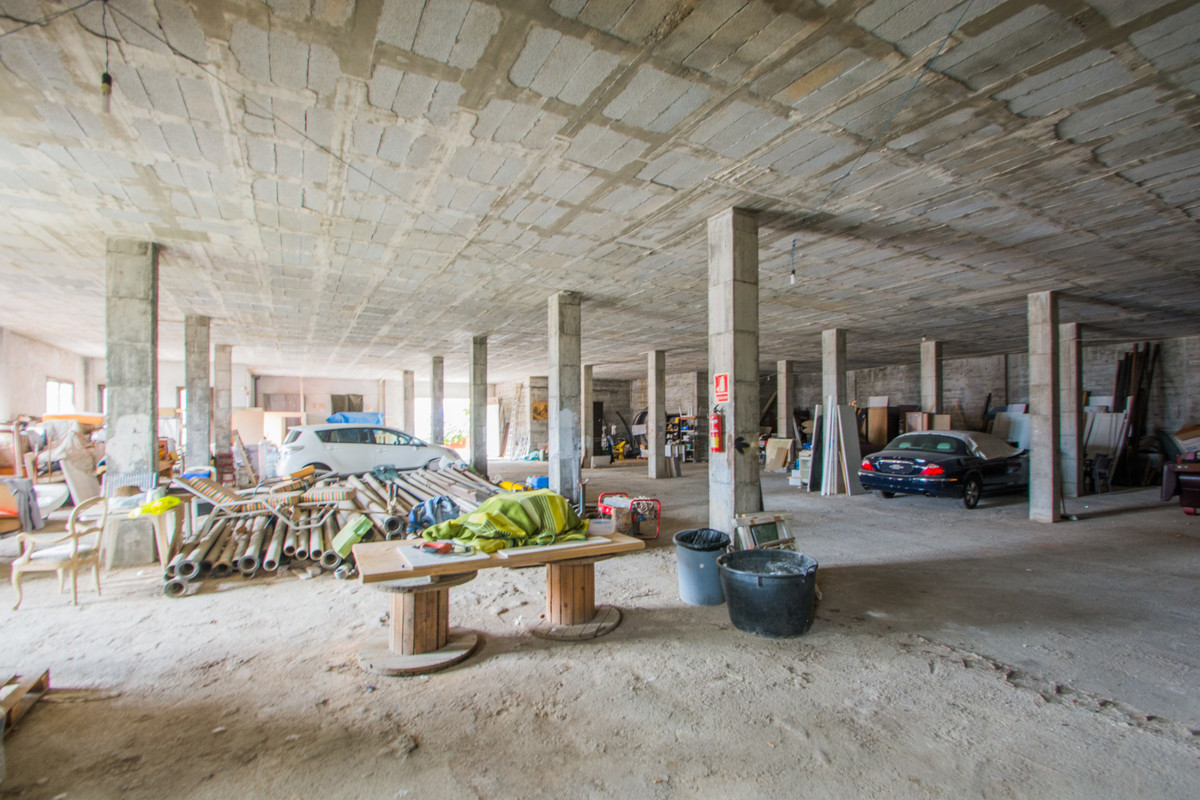 Commercial unit for sale in La Mairena Costa Del Sol, Málaga, Spain