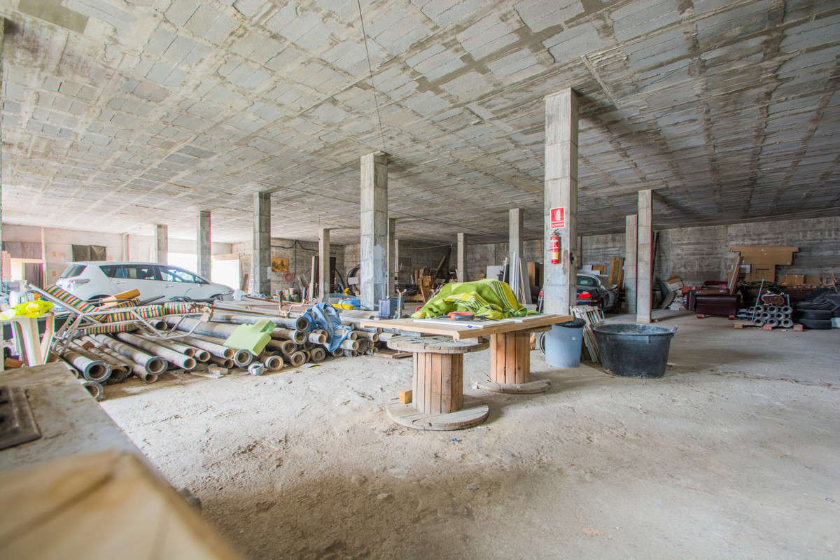 Commercial unit for sale in La Mairena Costa Del Sol, Málaga, Spain
