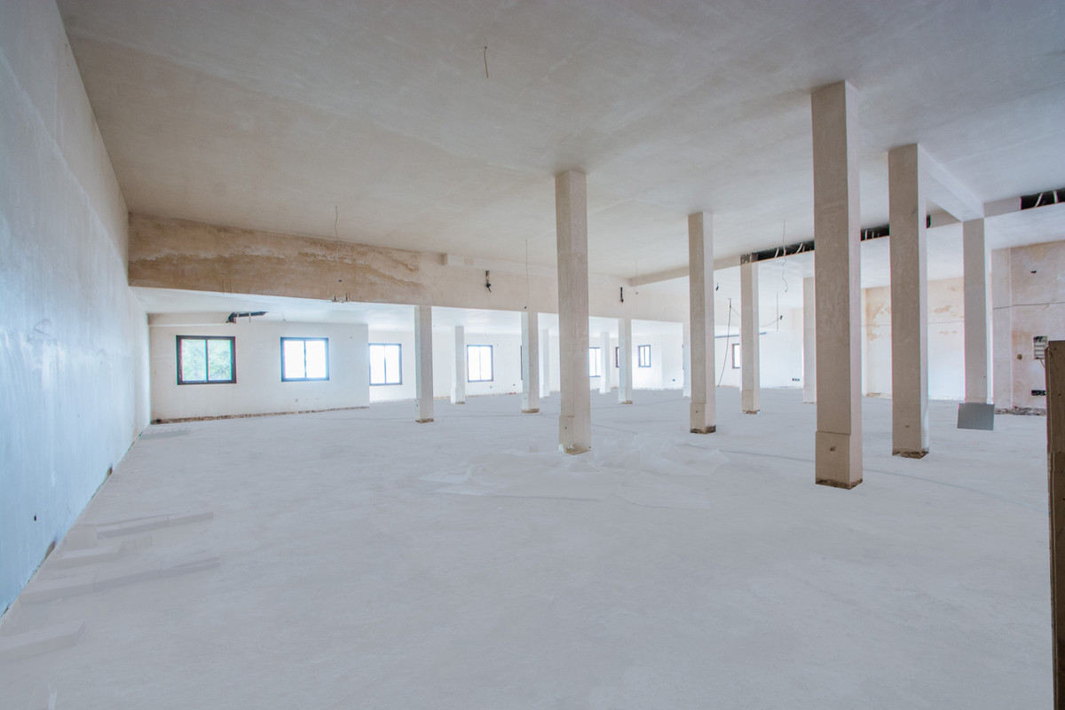 Commercial unit for sale in La Mairena Costa Del Sol, Málaga, Spain