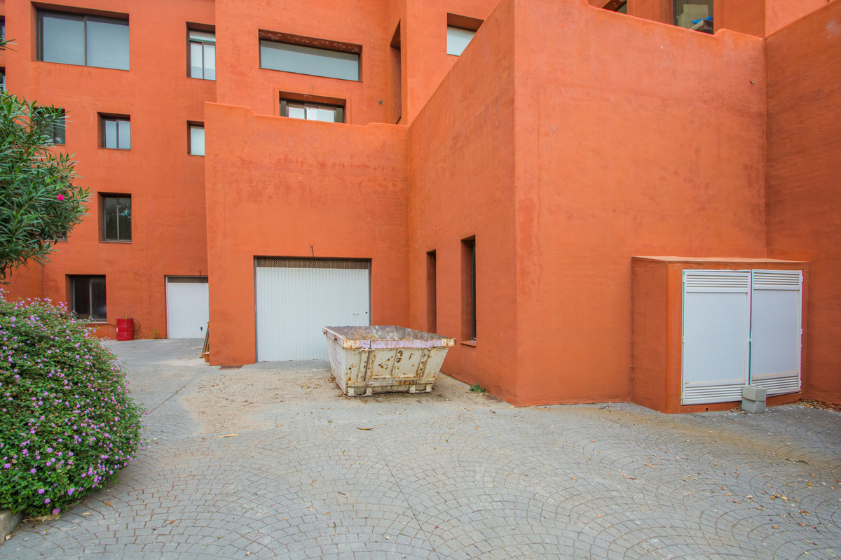 Commercial unit for sale in La Mairena Costa Del Sol, Málaga, Spain
