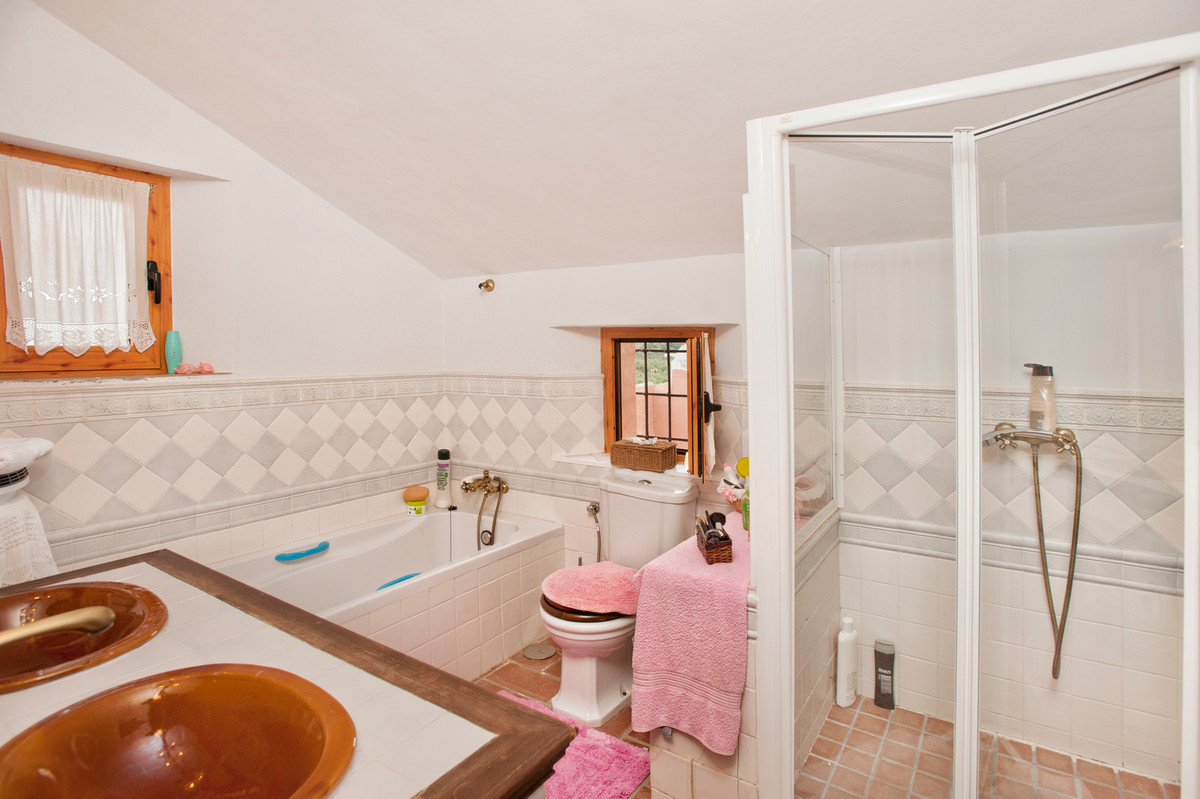 Se vende Finca - Cortijo de 6 dormitorios en Costa Del Sol, Málaga, España