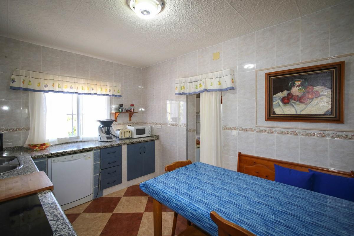 Se vende Villa - Chalet de 5 dormitorios en Costa Del Sol, Málaga, España