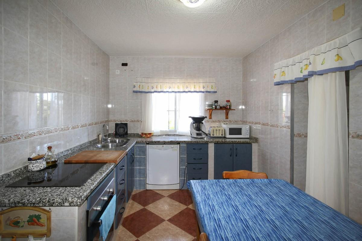 Se vende Villa - Chalet de 5 dormitorios en Costa Del Sol, Málaga, España