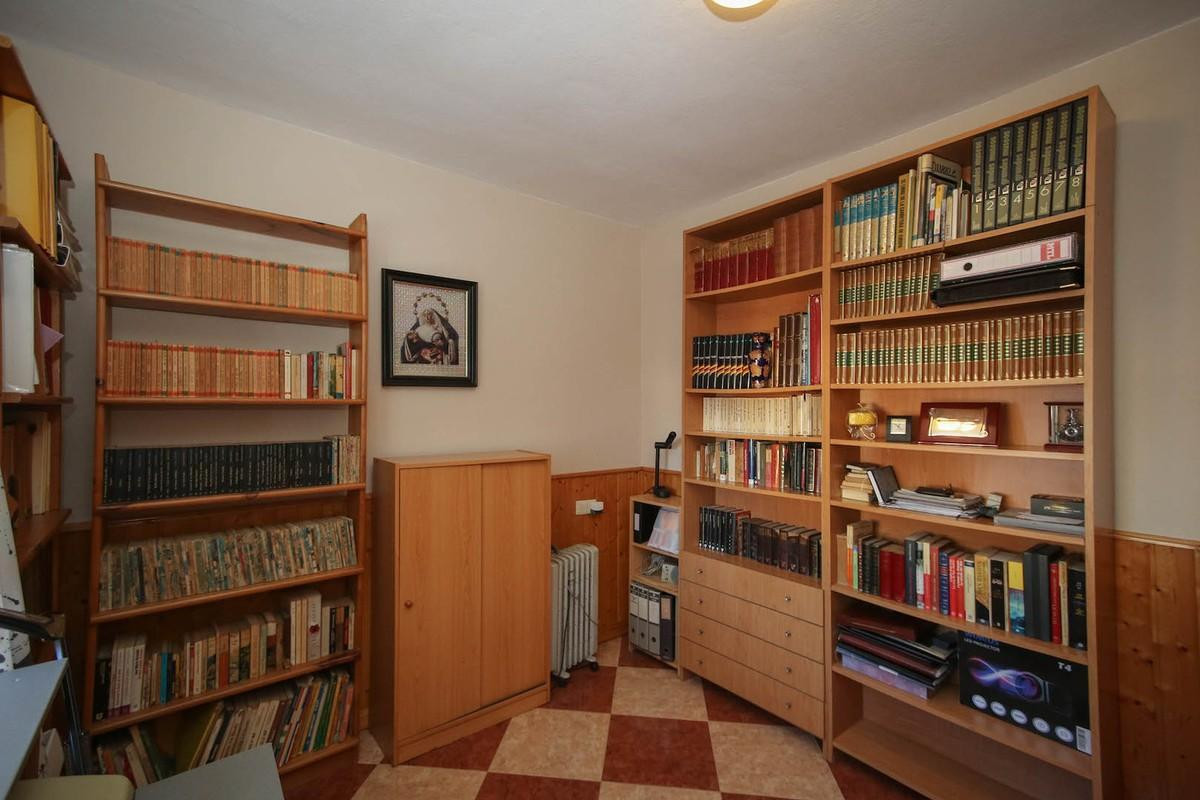 Se vende Villa - Chalet de 5 dormitorios en Costa Del Sol, Málaga, España