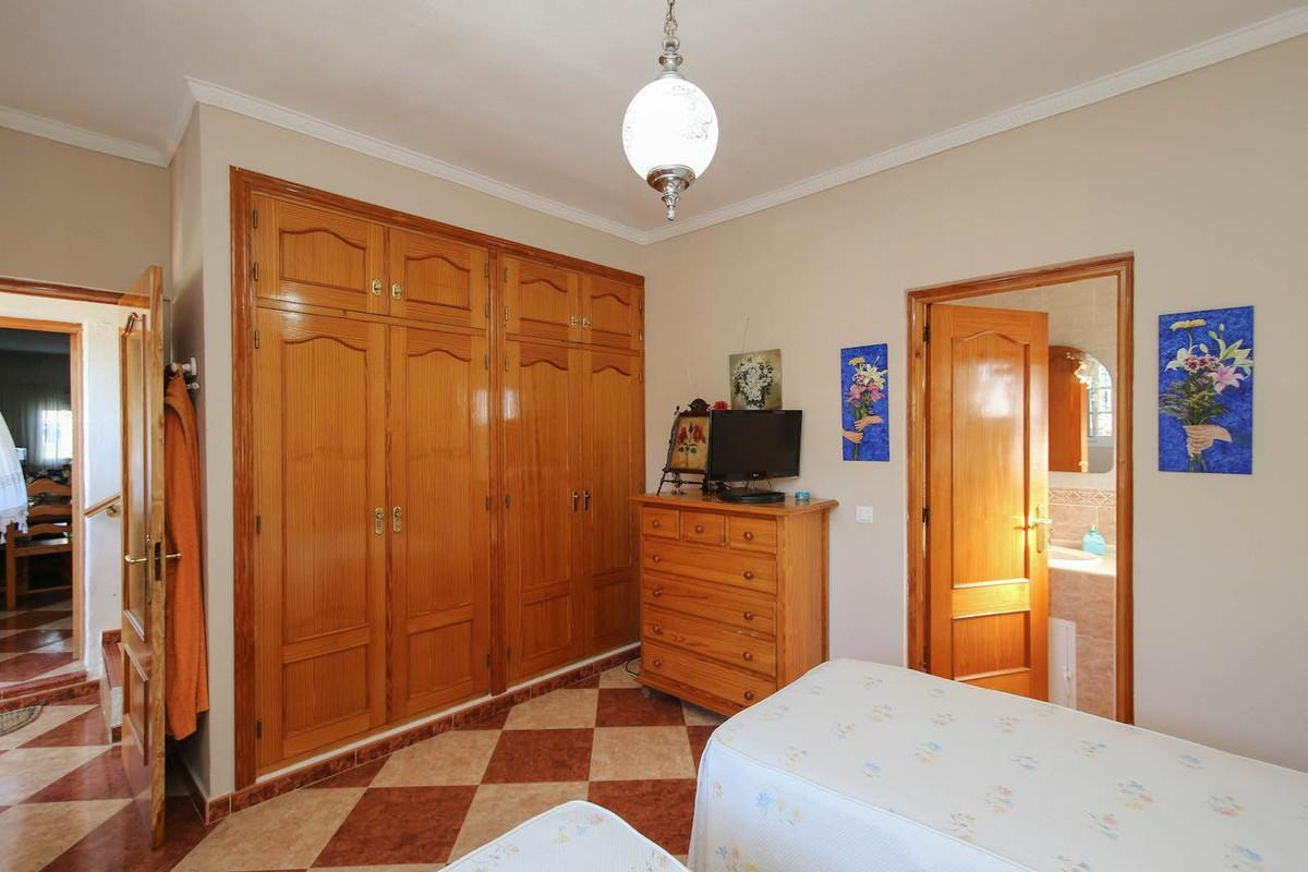 Se vende Villa - Chalet de 5 dormitorios en Costa Del Sol, Málaga, España