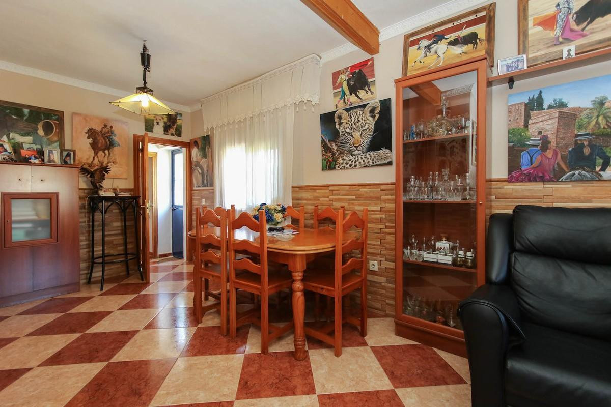 Se vende Villa - Chalet de 5 dormitorios en Costa Del Sol, Málaga, España